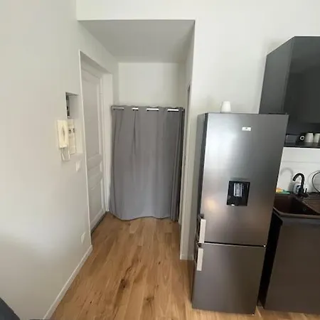 Studio A 5min En Metro De L'armada Apartment